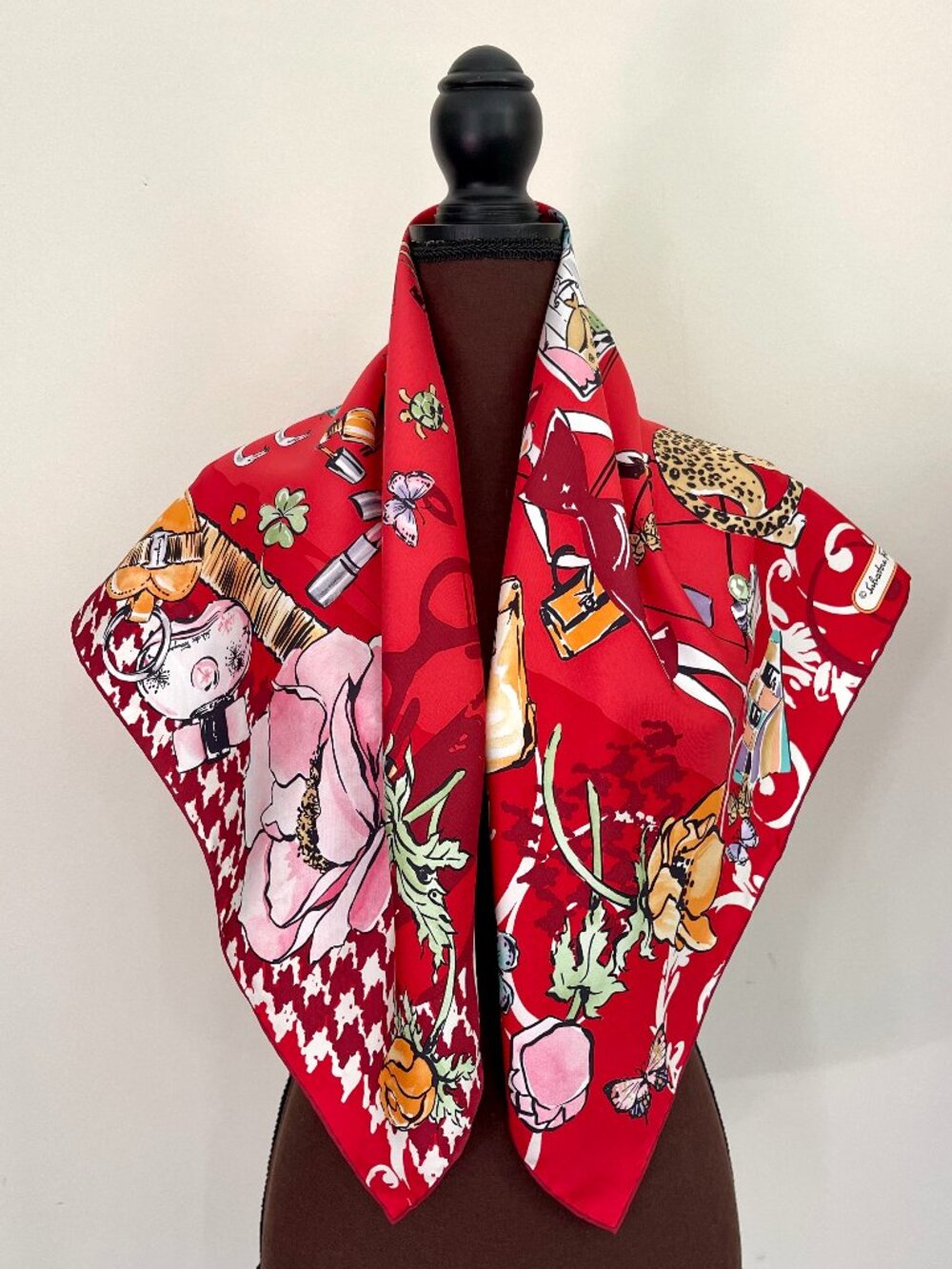 NWT Salvatore Ferragamo Icons Beauty Red Silk Wrap